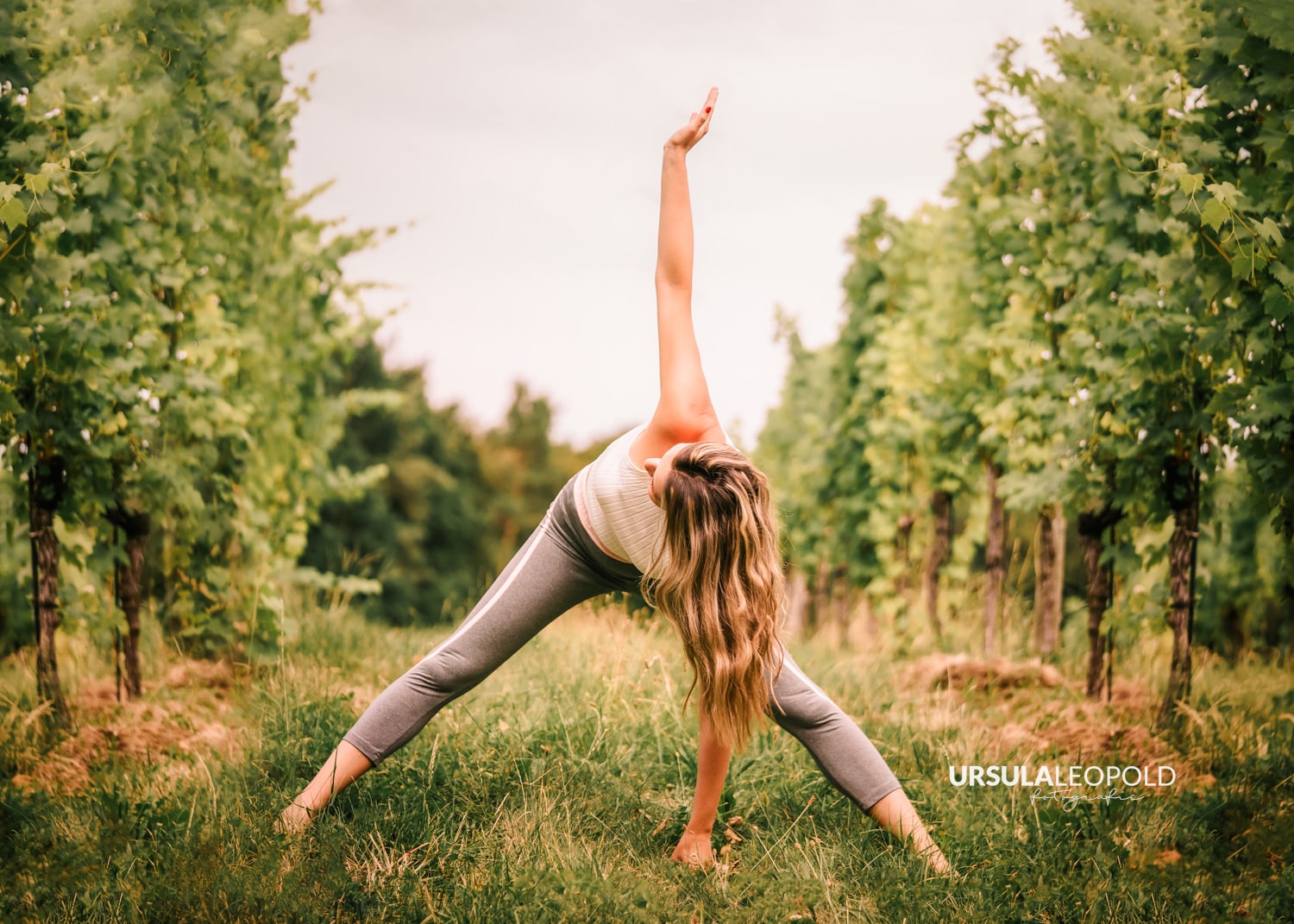 7__Christine-Fuchs_beim-Yoga__fotografiert-von-Ursula-Leopold 2